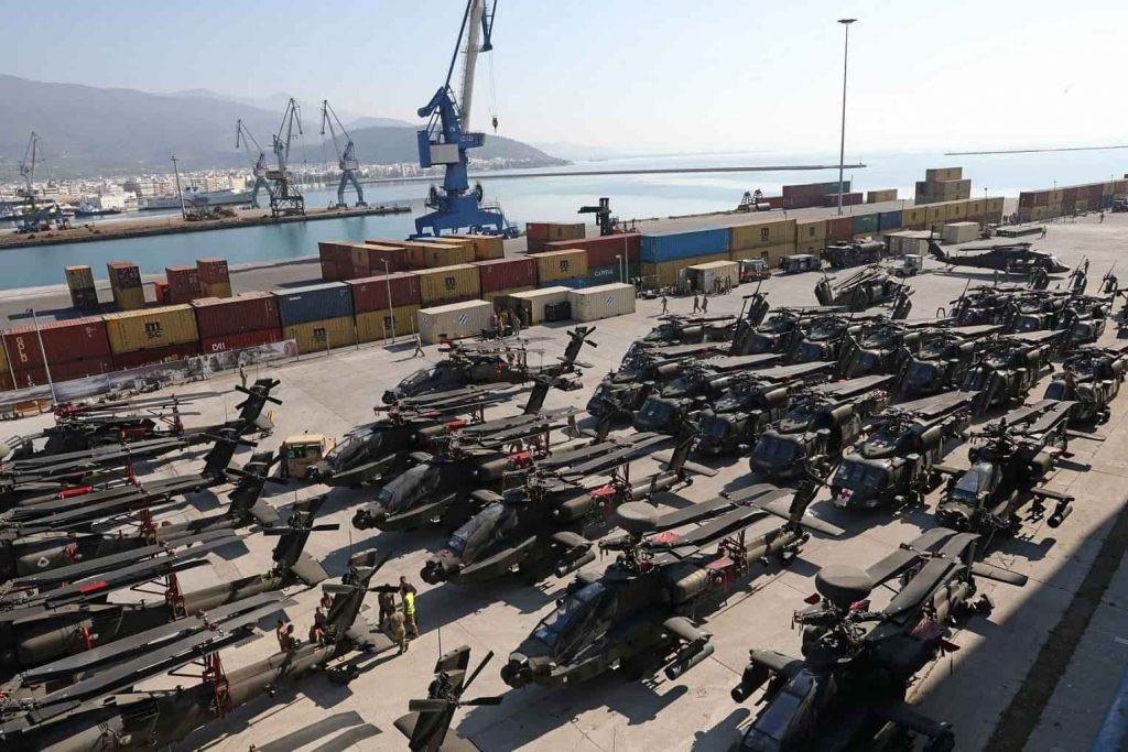 Theo những thông tin được Lục quân Mỹ đăng tải, lực lượng trực thăng hỗn hợp này được chuyển tới châu Âu trong nỗ lực củng cố an ninh của khu vực cũng như phục vụ huấn luyện, tăng cường khả năng tác chiến cho lực lượng Không quân Hy Lạp và các quốc gai lân cận. Nguồn ảnh: Defenceblog.