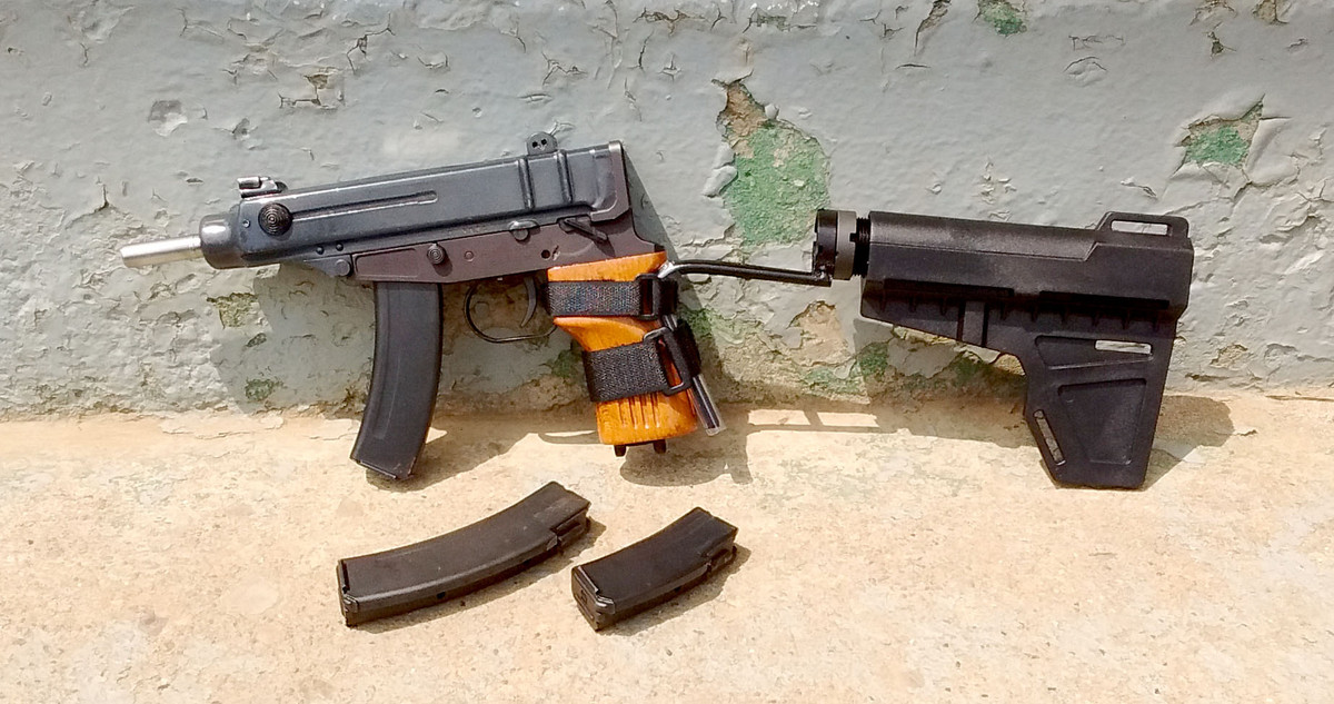 Kết cấu tối giản của tiểu liên Vz.61 cũng khiến nó dễ bảo dưỡng, dễ sửa chữa đặc biệt trong điều kiện rừng Sác nước ngập đầm lầy quanh năm. Nguồn ảnh: Guns.