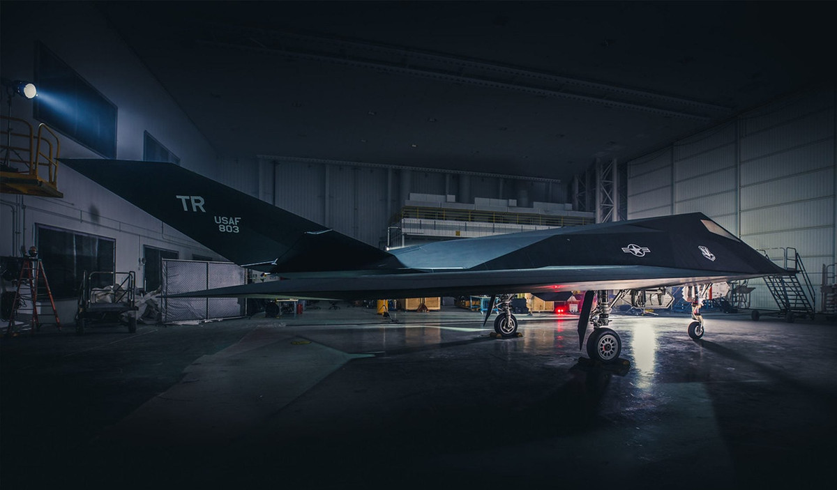 Không quân Mỹ từng sử dụng 59 chiếc máy bay ném bom tàng hình F-117 Nighthawk trong biên chế. Trong đó có 58 chiếc được cho về hưu, chỉ duy nhất một chiếc F-117 đã bị rơi khi tham chiến ở Nam Tư. Nguồn ảnh: Scramble.