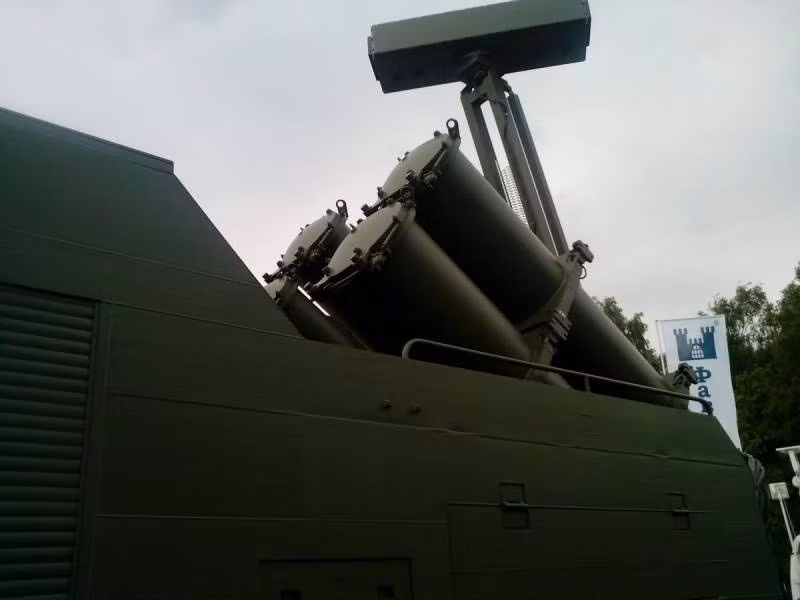 Theo các tài liệu được Nga công bố, Rubezh-ME có tầm tác chiến hiệu quả từ tối thiểu 7km cho tới tối đa 260 km - nghĩa là xa gấp đôi tầm bắn của Bal-E. Nguồn ảnh: Rumil.