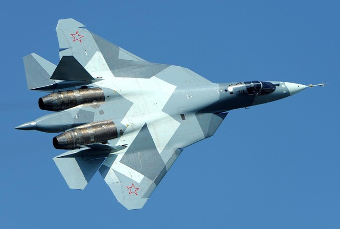 Trong giai đoạn chờ đợi, Su-57 vẫn còn nguyên điểm yếu kể trên và bị đánh giá chưa thể tham gia một cuộc chiến tranh tổng lực hay với đối thủ hùng mạnh.