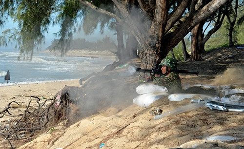 Xạ thủ B41 tiêu diệt mục tiêu ngay quả đạn đầu.