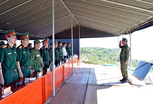 Sư đoàn 302, Quân khu 7 vừa tổ chức diễn tập chiến thuật có bắn đạn thật trong chiến đấu phòng ngự cho Tiểu đoàn bộ binh 6, Trung đoàn 88.