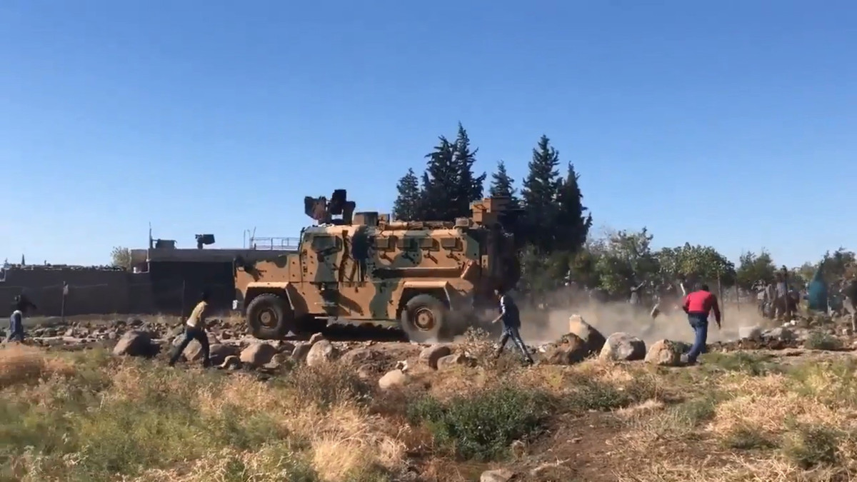 Theo thỏa thuận đạt được giữa Tổng thống Thổ Nhĩ Kỳ Tayyip Erdogan và người đồng cấp Nga Vladimir Putin, cảnh sát quân sự Nga cùng binh lính Thổ Nhĩ Kỳ sẽ tuần tra vùng đệm an toàn.