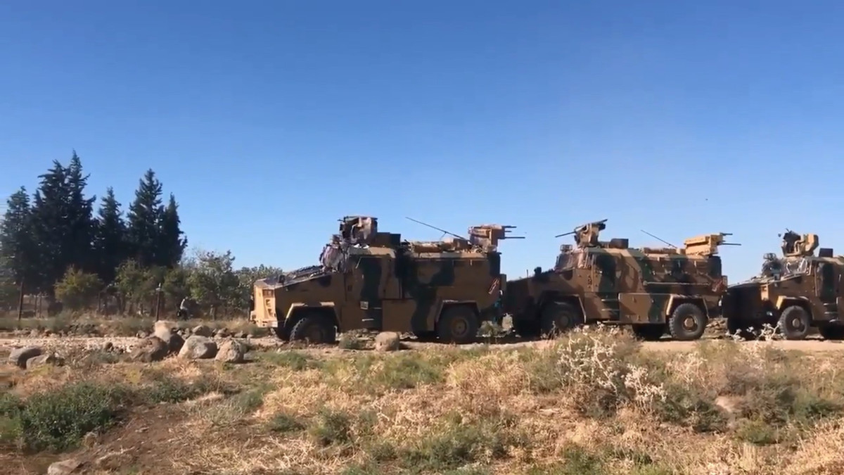 Mặc dù vậy, Ankara cho biết điều kiện để họ ngừng bắn là các tay súng người Kurd phải lùi cách xa đường biên giới ít nhất 30 km, tạo lập một vùng đệm an toàn.