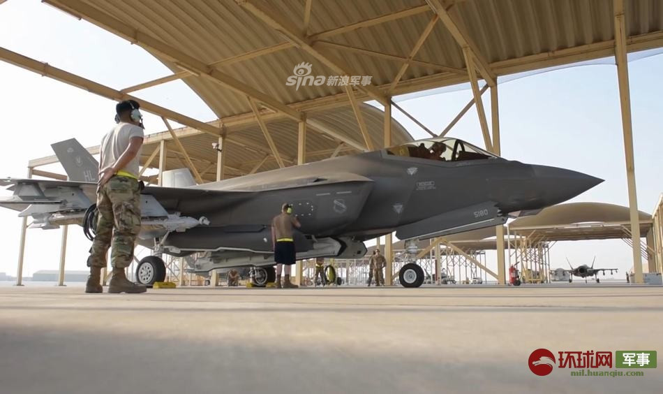 Với phiên bản F-35C, dù hiện tại mới chỉ đang được hoàn thiện nhưng trong tương lai, khi Không quân Hải quân Mỹ đặt mua với số lượng lớn giá thành sẽ giảm chỉ còn 94,4 triệu USD cho mỗi chiếc. Nguồn ảnh: Sina.