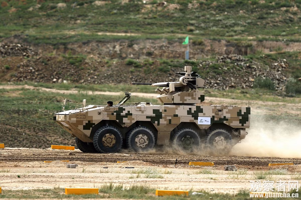 Theo truyền thông Trung Quốc, mức độ bảo vệ của ZBL-09 rất cao, nó chịu được đạn xuyên giáp 12,7 mm bắn từ mọi góc độ, trong khi vòng cung phía trước còn miễn nhiễm trước đạn pháo cỡ 25 mm.