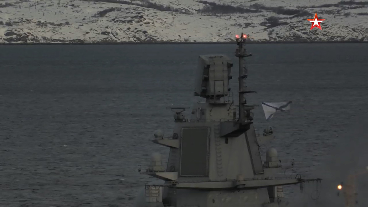 Trước đó hải quân Nga cho biết các bài kiểm tra đánh giá đầu tiên đối với tên lửa hành trình chống hạm siêu thanh 3M22 Zircon sẽ được bắt đầu vào khoảng cuối năm 2019.