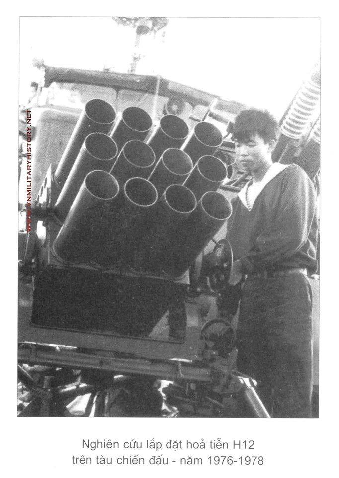 Một trong những đề án nâng cấp, cải tiến hoả lực cho các tàu cỡ nhỏ được xem là có triển vọng nhất chính là việc trang bị tổ hợp pháo phản lực phóng loạt H12 cho các tàu chiến của ta. Nguồn ảnh: Pinterest.