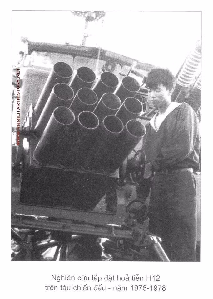 Một trong những đề án nâng cấp, cải tiến hoả lực cho các tàu cỡ nhỏ được xem là có triển vọng nhất chính là việc trang bị tổ hợp pháo phản lực phóng loạt H12 cho các tàu chiến của ta. Nguồn ảnh: Pinterest.
