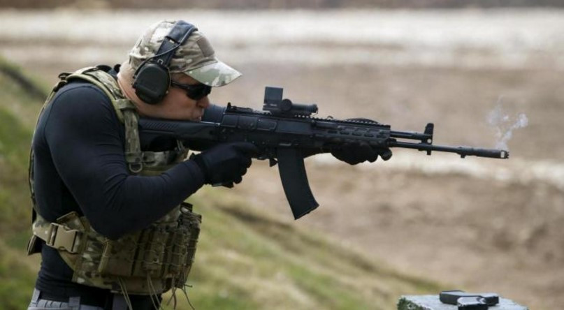 Về mặt lý thuyết, súng trường tấn công AK-12 sẽ bắn được ở tốc độ 700 viên mỗi phút. Tuy nhiên thử nghiệm thực tế cho thấy, ở tốc độ cao nhất khẩu AK-12 sẽ không bắn nổi 700 viên trước khi nó bị hỏng hoàn toàn. Nguồn ảnh: Tube.