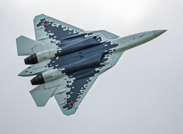 Loại động cơ này của Mỹ chỉ tương đương với loại động cơ AL-4F-1S - phiên bản cải tiến sâu của động cơ AL-3F và hiện được trang bị chủ yếu trên dòng máy bay Su của Nga. Chính vì vậy các dòng máy bay Su-35 và Su-35S được đánh giá không thua kém gì các tiêm kích thế hệ thứ 5 của Mỹ.