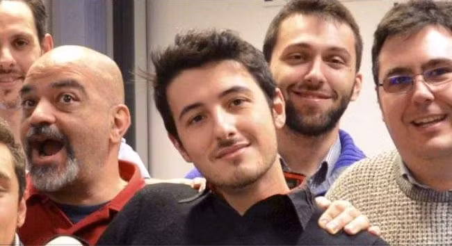 Chuyen la hom nay: Gap khung bo, rot nuoc mat hanh dong vi dai cua nguoi cha-Hinh-2