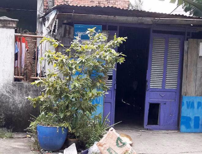 Vo chong dang ngu bi bang doi no thue xong vao nha truy sat