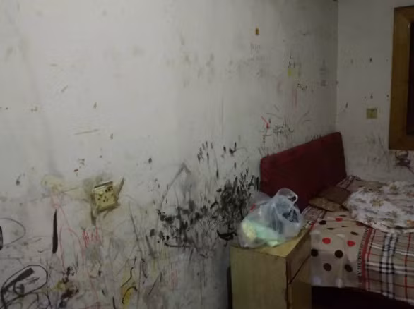 Theo lời Lộc Nhi bộc bạch, cô nàng đương nhiên cũng muốn thuê nhà điều kiện tốt thế nhưng nhà đẹp thì tiền thuê lại quá đắt, không thể đảm đương nổi. Chính vì thế, Lộc Nhi quyết định thuê phòng cũ giá rẻ và tự mình lên một kế hoạch cải tạo phòng trọ hoàn chỉnh. (Nguồn Douban)