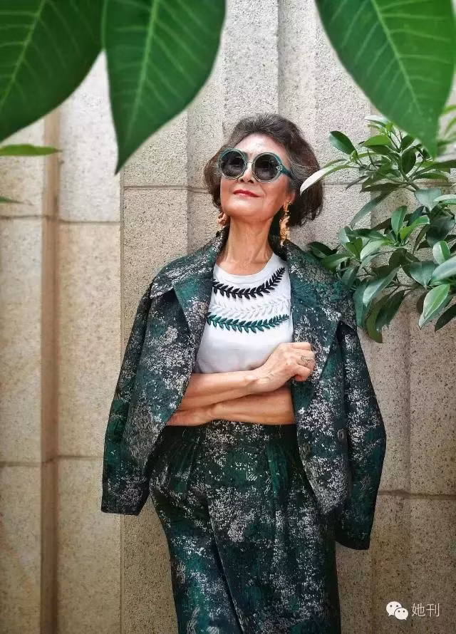 Theo bà, những nếp nhăn trên mặt biểu thị cho những năm tháng mưa gió đã đi qua, không thể tẩy xóa. Hiện tại chỉ có tích cực luyện tập để nâng cao sức khỏe mới giữ được tinh thần trẻ trung, thoải mái, mới có thể khiến cho cuộc sống của mình muôn màu muôn vẻ. (Nguồn Youthwant)