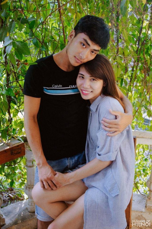 La Lam cho biết mình cũng từng tham gia cuộc thi Ngôi sao chuyển giới Việt Nam 2016 và cuộc thi Người đẹp chuyển giới diễn ra tại Ninh Bình. Trong hai cuộc thi đó chính bạn trai là người đã hỗ trợ cô tham gia múa phần thi tài năng. Và cả hai cuộc thi cô đều đoạt giải thí sinh tài năng. Trong tương lai, La Lam và bạn trai còn khá nhiều dự định trong công việc, cặp đôi cho biết, họ cũng đang làm thêm mong có thể mở một quán trà sữa, thu xếp tiền để có thể thực hiện ca phẫu thuật chuyển giới. Ảnh trong bài: Facebook nhân vật/Human Of Hanoi.