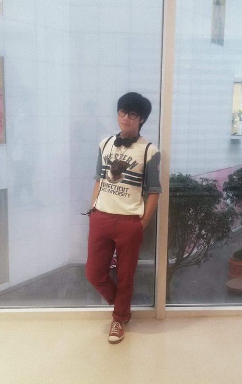 Nhiều người sẽ phải kinh ngạc khi biết đây là dung mạo của Hoa khôi chuyển giới, La Lam trước khi chuyển giới. Thời điểm đó, mọi người biết đến La Lam dưới cái tên Lò Đức Thọ (sinh năm 1995) người dân tộc Thái quê Yên Bái.