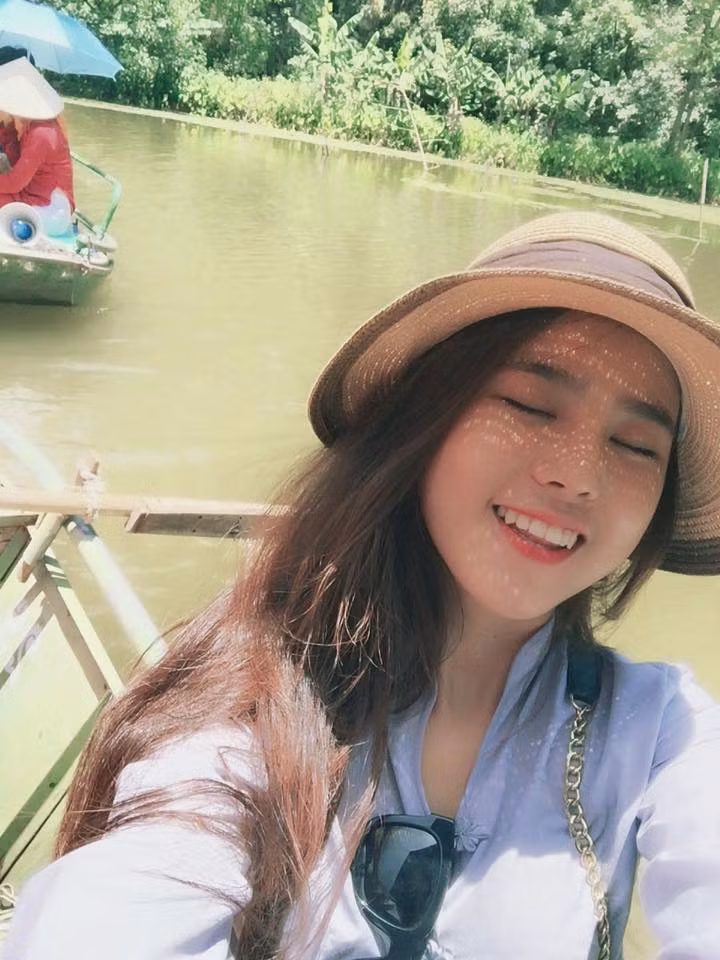 Hi vọng trong thời gian sắp tới, với ý chí, nghị lực và lòng quyết tâm theo đuổi công việc mơ ước, Thạch Anh sẽ có thể trở thành cô nữ tiếp viên hàng không quyến rũ, tài năng.