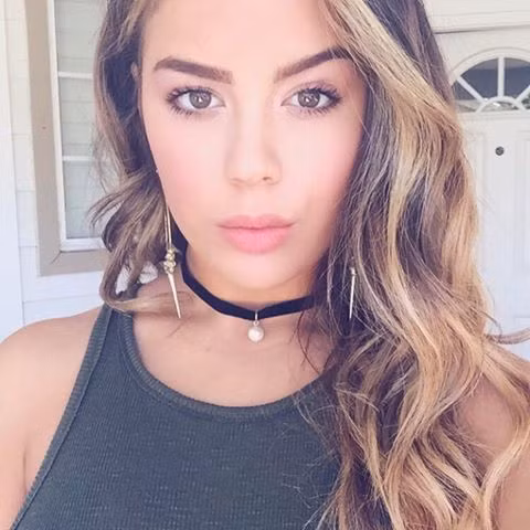 Xinh đẹp, tài năng, thành công nhờ nỗ lực và cố gắng, cô nàng Tessa luôn được đông đảo cộng đồng mạng yêu mến.