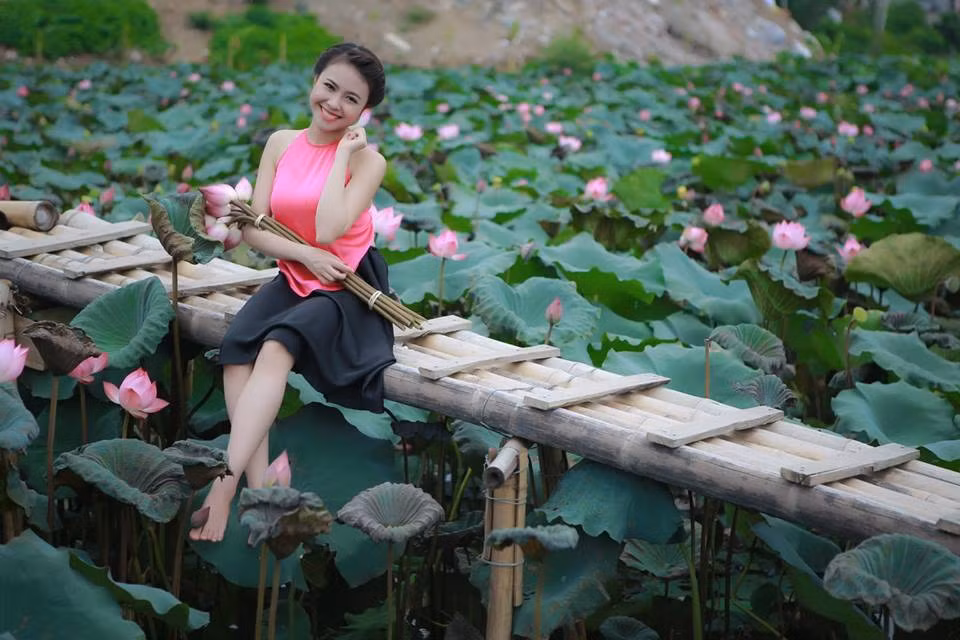 Nhiều chàng trai dễ bị ấn tượng và thầm thương trộm nhớ nữ MC ngay từ lần đầu gặp gỡ nếu trót chiêm ngưỡng nụ cười của Huyền Trang.