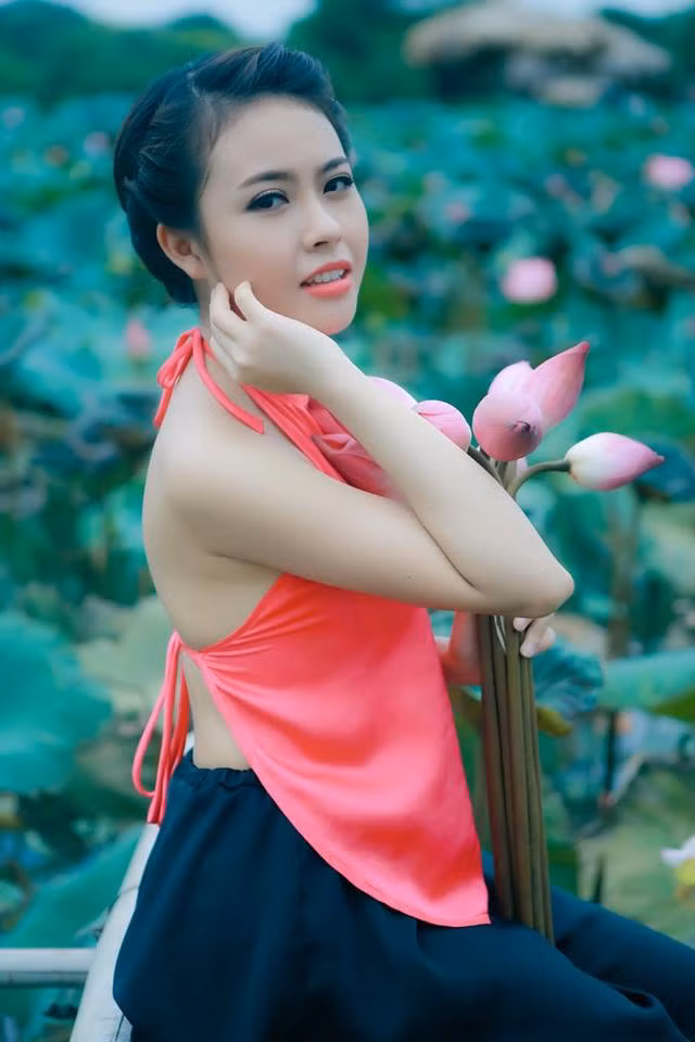 Xinh đẹp, duyên dáng, tài năng, Huyền Trang hội tụ đầy đủ yếu tố của một cô gái hoàn hảo từ ngoại hình đến nhân cách.