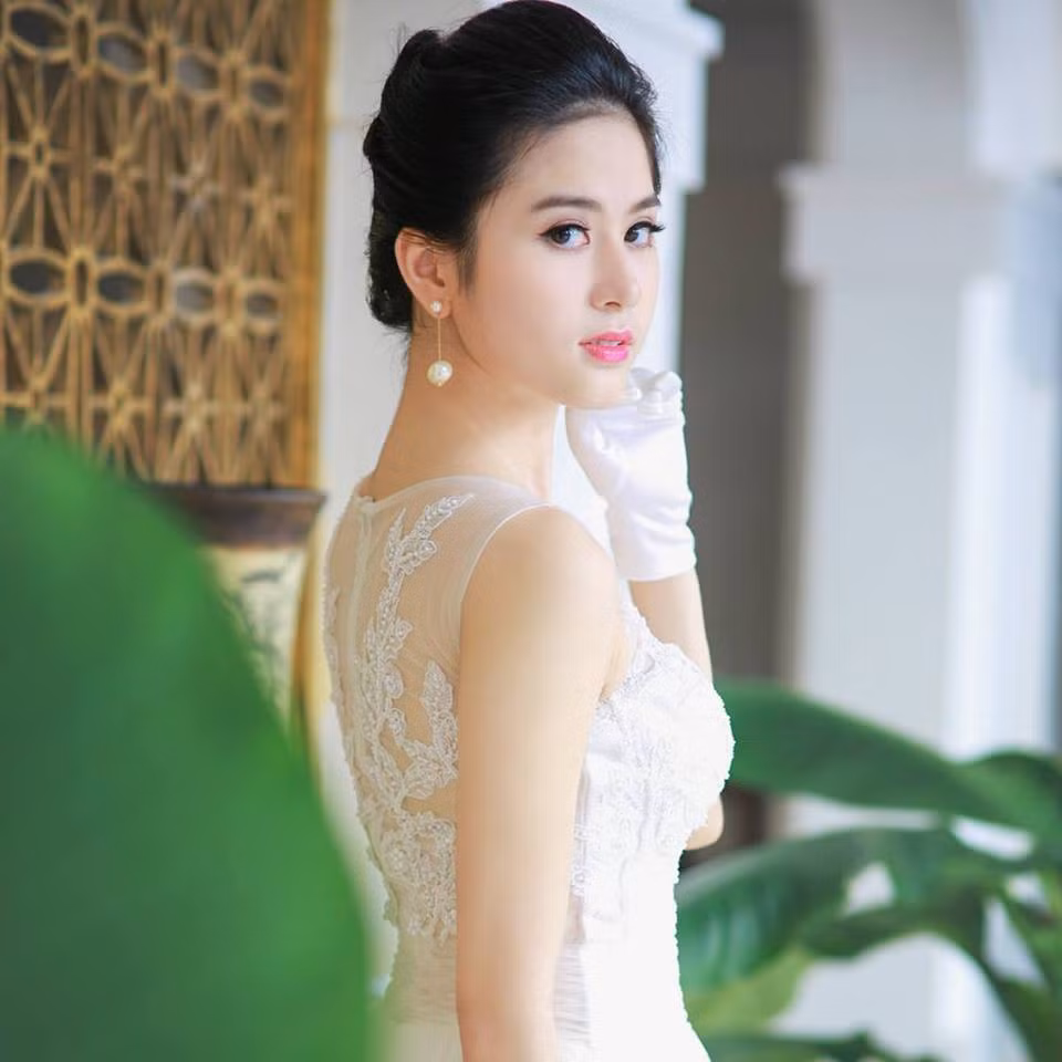 Sẽ khá nhiều người bất ngờ về công việc hiện tại của cô, hiện Phương Linh đang là bà chủ một thương hiệu thời trang, công việc này hoàn toàn không hề liên quan đến các lĩnh vực mà cô từng đạt được thành công vang dội.