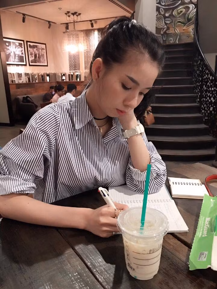 Việc thường xuyên phải di chuyển đi về giữa Việt Nam và Hàn cũng là 1 điều khá vất vả cho Thái Kiều khi quyết định kinh doanh. Tuy nhiên nhờ sự ủng hộ và giúp đỡ của chồng mình nên cô luôn bao quát và quán xuyến công việc bán hàng ở cả 2 nước.