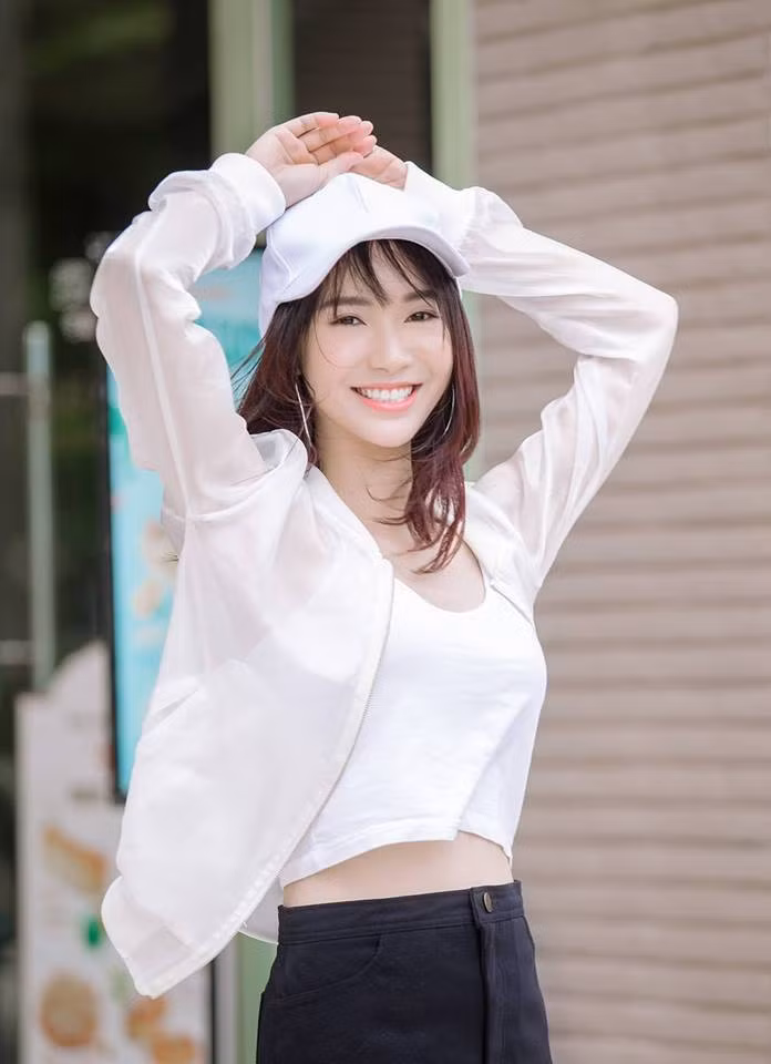 Dù hiện tại chưa chia sẻ gì thêm về bản thân, cũng chưa nói rõ về công việc, dự định trong tương lai nhưng với những gì đã thể hiện, sức hấp dẫn đến từ vẻ ngoài xinh xắn và giọng hát hay... Bảo Trang được nhiều dân mạng hâm mộ và chờ đợi cô sẽ sớm xuất hiện, có được thành công trong làng giải trí Việt Nam.