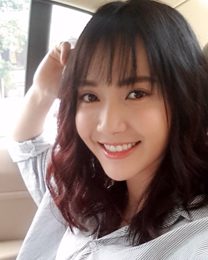 Trở nên nổi tiếng sau clip ngồi hát rất đáng yêu trên xe buýt, Bảo Trang tỏ ra khá ngượng ngùng. Thậm chí, do lo sợ khi lên xe buýt sẽ bị nhiều người nhận ra nên cô nàng đã quyết định từ nay sẽ... bịt khẩu trang khi lên xe. Dù không phải là điều gì quá nghiêm trọng nhưng do tính cách vốn khá e dè nên cô nàng vẫn quyết định làm việc này để bản thân cảm thấy thoải mái hơn.