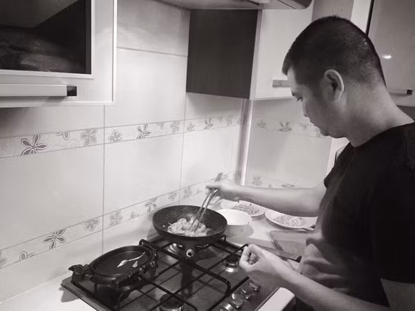 Nhung anh chong “soai ca” bep nuc, cham con gioi hon vo