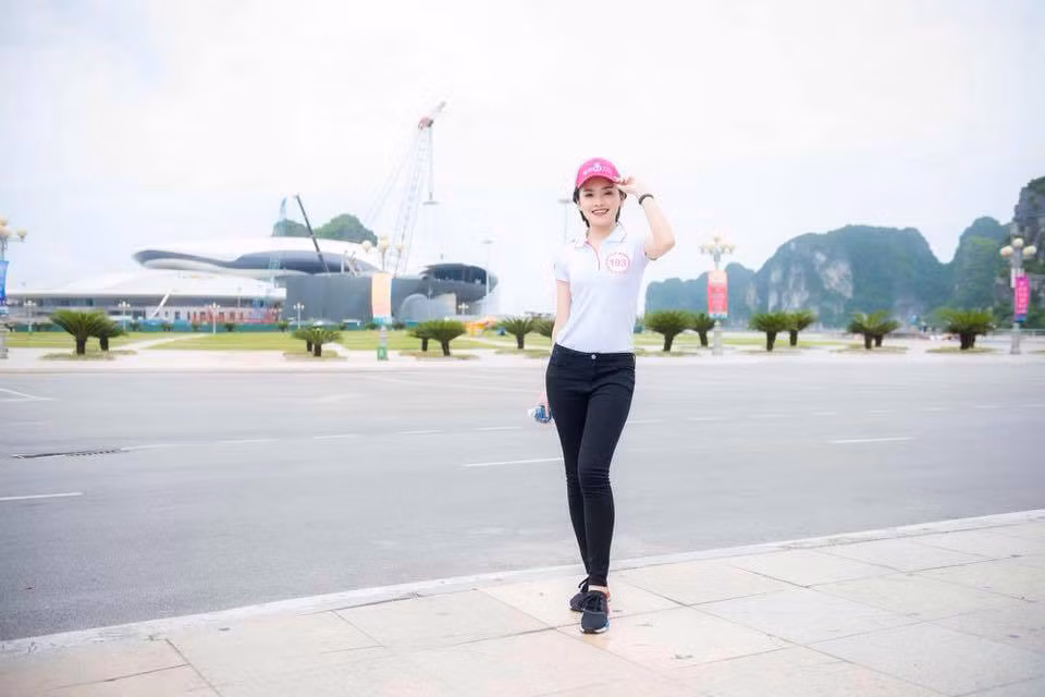 Tuy là người nổi tiếng trong trường nhưng khi là một sinh viên, Tố Như ăn mặc khá giản dị và kín đáo. Cùng với đó, cô bạn luôn chú trọng đến việc học nên thành tích học tập của Tố Như được nhiều bạn bè ngưỡng mộ.