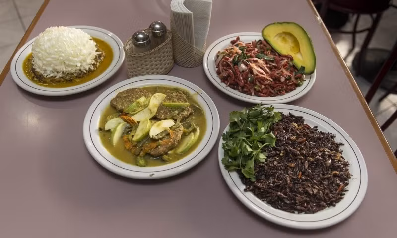 Ngoài ra, trứng muỗi cũng được chế biến thành nhiều món ngon khác như bánh kếp trứng muỗi, bánh chiên…Ảnh: dulichvietnam.