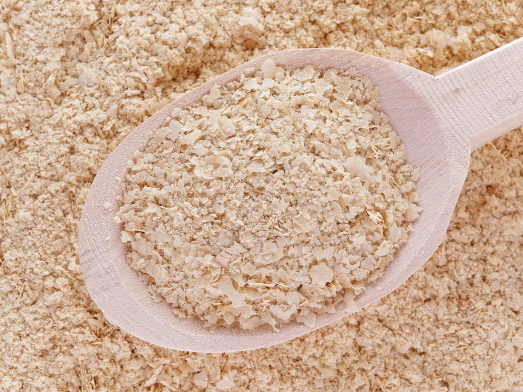 Bên cạnh đó, ngũ cốc nguyên cám, đặc biệt là yến mạch và lúa mạch, có thể làm giảm nguy cơ mắc bệnh tim. Ảnh: hellobacsi.