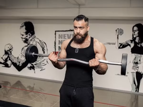 Nước ép quả sung rất giàu carbohydrate, đường tự nhiên và protein giúp tăng cường năng lượng và giúp xây dựng khối cơ thể.