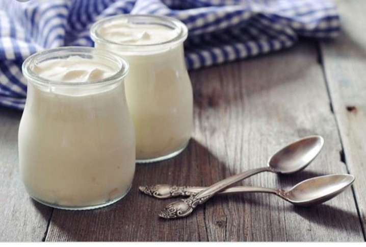 Không những vậy, sữa chua béo cũng là nguồn dinh dưỡng tuyệt vời để tăng cân một cách lành mạnh. Sữa chua béo chứa nhiều protein, carbohydrate và chất béo nên rất an toàn để tăng cân.