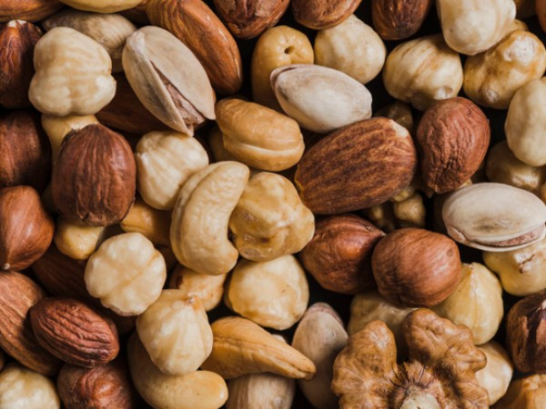 Hạnh nhân cũng là một trong những thực phẩm giúp tăng cân tốt nhất.