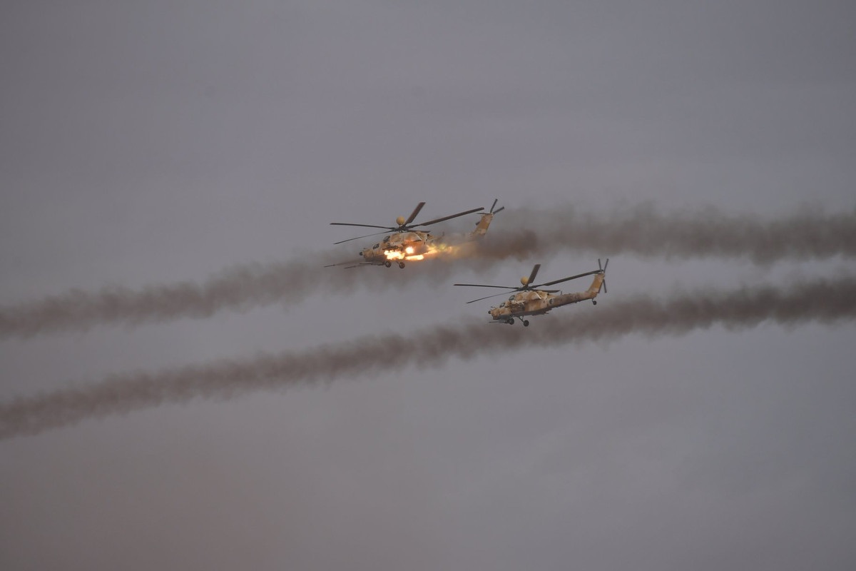 Trực thăng tấn công Mi-28NE khai diễn “hỏa đồ trận”. Nguồn ảnh: BMPD