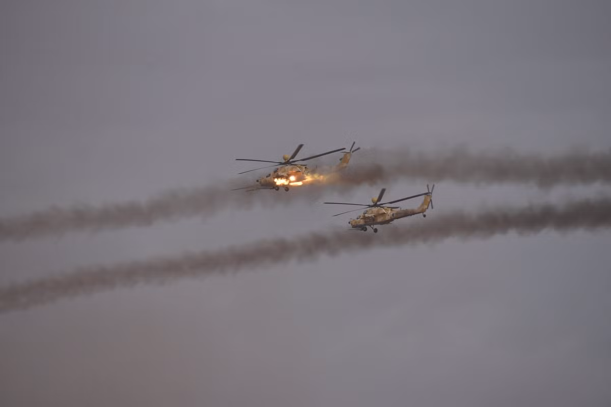 Trực thăng tấn công Mi-28NE khai diễn “hỏa đồ trận”. Nguồn ảnh: BMPD