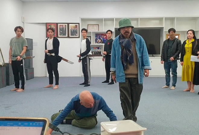 Hon nhan ben chat cua NSND Le Hung ben vo kem 32 tuoi