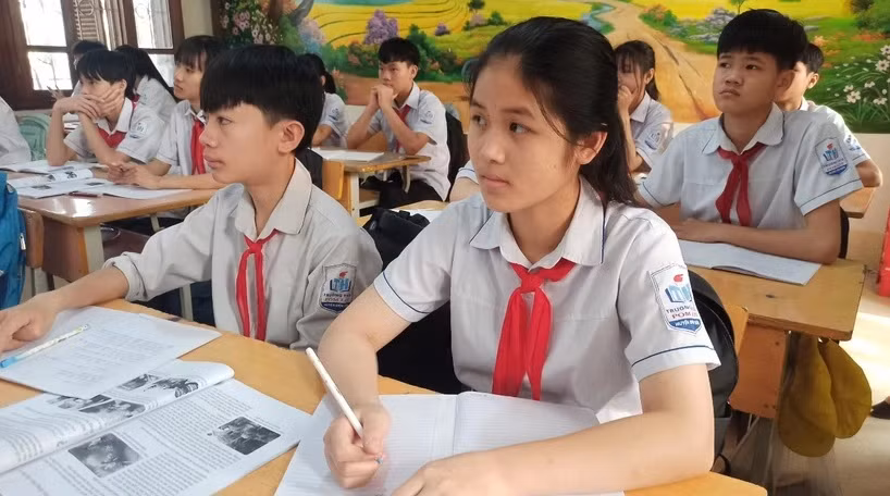 Cấm dạy thêm, một số địa phương chuyển sang học 2 buổi mỗi ngày Cam day them, mot so dia phuong chuyen sang hoc 2 buoi moi ngay