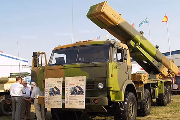 Đạn tên lửa dẫn đường của Tornado-S cho phép đạt tầm bắn tới 120 km, trong tương lai sẽ được nâng cấp lên 150 km.