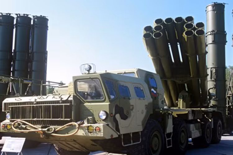 Tornado-S có thể được trang bị các loại đạn 9M55K, 9M55K1, 9M55K4, 9M55K5, 9M55F, 9M55S, 9M528 với tầm bắn trong khoảng từ 20 đến 120km.