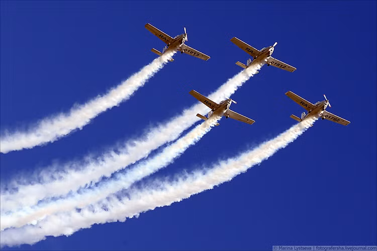 Dĩ nhiên cũng không thể thiếu được sự xuất hiện của các phi đội máy bay biểu diễn trong triển lãm lần này. Nguồn ảnh: Marina Lystseva.