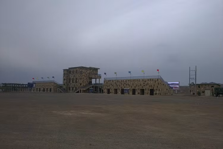 Hình ảnh khu vực thao trường ở Korla nơi sẽ diễn ra các phần thi của “Clear Sky”. Nguồn ảnh: Bộ Quốc phòng Nga.