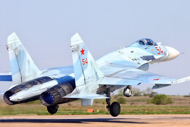 Su-27SM3 được trang bị radar mảng pha quét thụ động N001VE-Pero, đây là loại nâng cấp dựa trên N001VEP lắp đặt trên các máy bay Su-30MK2.