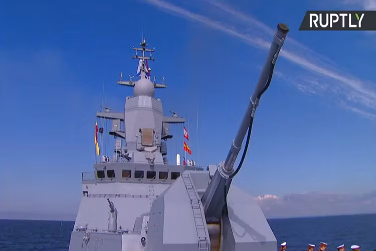 Tính tới năm 2017, Hải quân Nga đã có lịch sử phát triển 321 năm kể từ khi nó được Peter I Đại Đế ký sắc lệnh ban hành thành lập vào ngày 30/10/1696. Nguồn ảnh: RT.