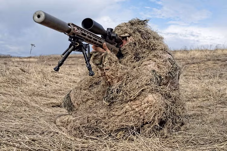 Những vũ khí, trang thiết bị quân sự cùng các chương trình huấn luyện do Mỹ và đồng minh mang tới Ukraine là yếu tố quan trọng giúp Kiev "trụ vững" trong cuộc chiến với lực lượng ly khai thân Nga ở miền đông.