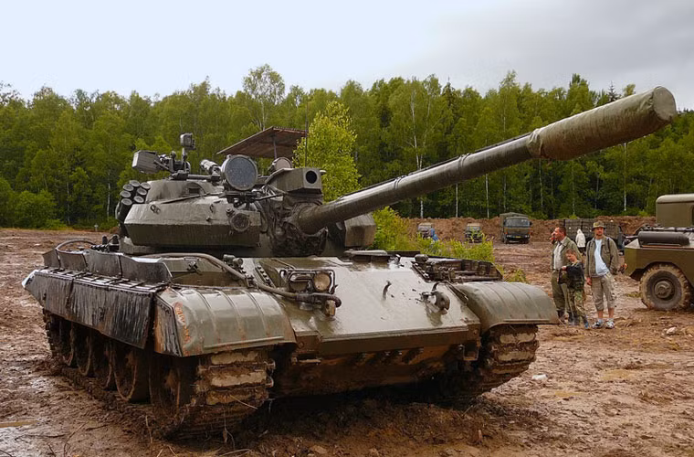 Xe tăng T-55AM2 là biến thể nâng cấp T-55 do Tiệp Khắc thực hiện trên các xe T-55 mua giấy phép sản xuất từ Liên Xô. Các cải tiến chủ yếu tập trung vào tăng cường giáp bảo vệ, động cơ, hệ thống điều khiển hỏa lực...