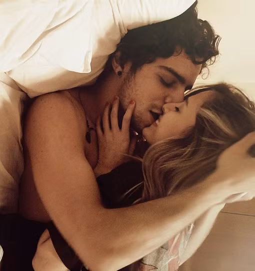 Còn người đàn ông thì lại xem trọng việc liệu nửa kia có ngoại tình thể xác hay không.